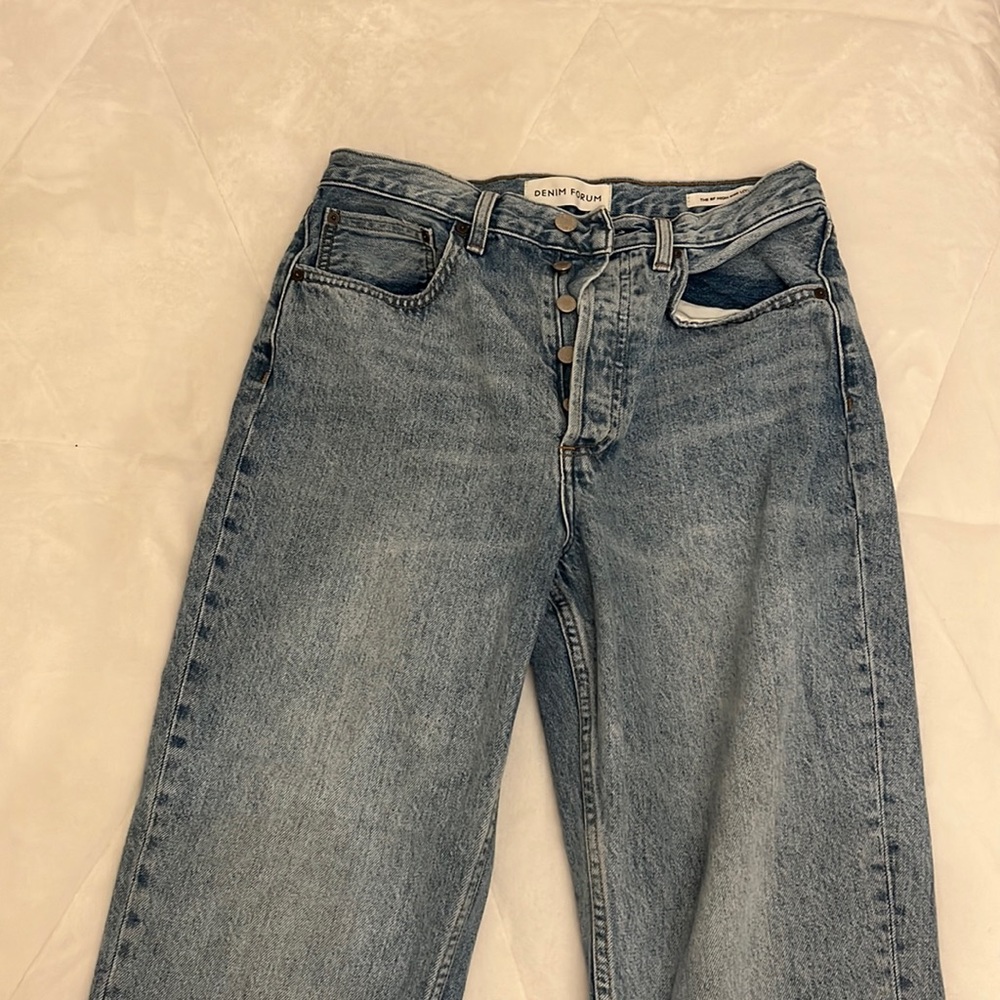 Boyfriend high rise loose jeans. Size 28